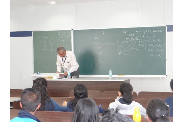 Winter School on Basic Mathematics for College Students