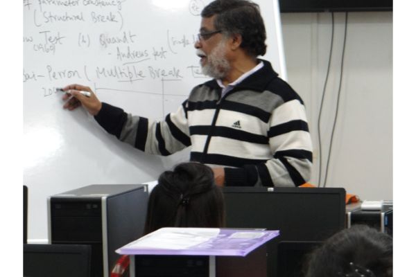 Research Methodology Course for Ph. D. students in Social Science